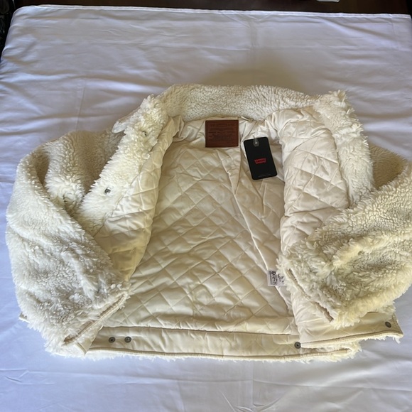Levi's Baby Bubble Sherpa Trucker Jacket in Coconut Milk Size L NWT - Picture 11 of 14